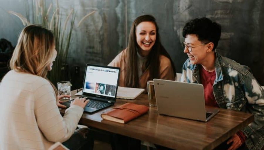 How to Build an Ad That Grabs Attention in 2 Seconds or Less